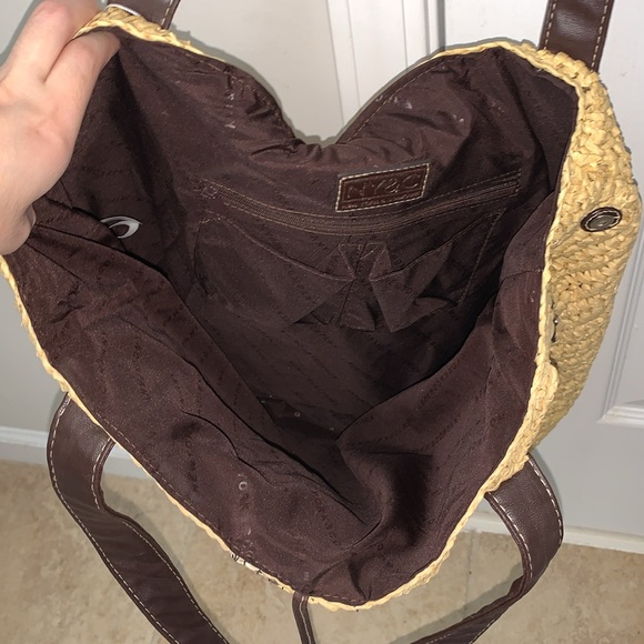 2-in-1 New York & Company Straw Convertable Bag - Picture 17 of 17